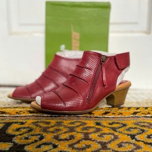 BNIB- Earth Hydra Heeled Booties Regal Red Leather